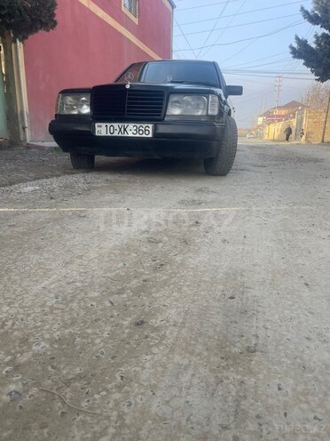 Mercedes 260 E-2