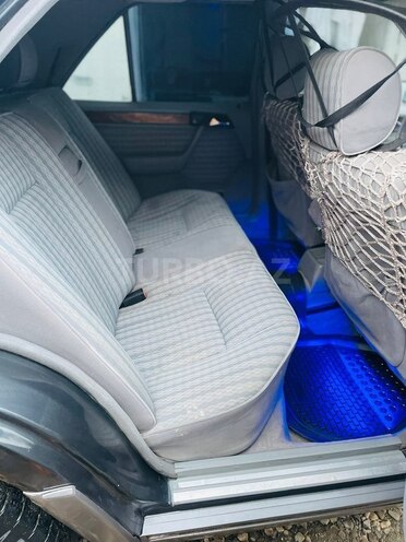 Mercedes 260 E-5