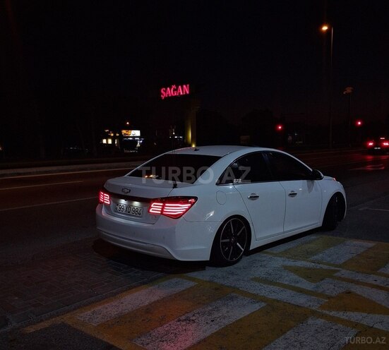 Chevrolet Cruze-12
