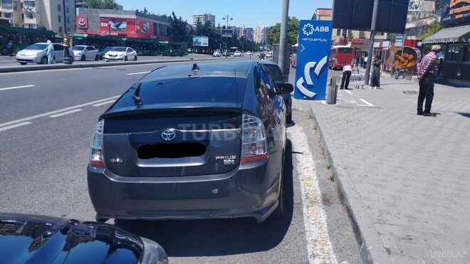 Toyota Prius-3