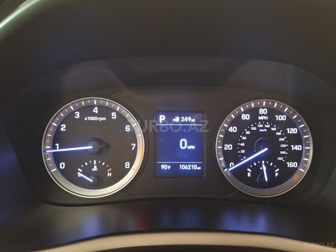 Hyundai Sonata-14