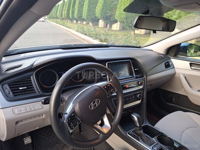 Hyundai Sonata-9
