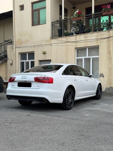 Audi A6-4