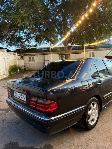 Mercedes E 240-3
