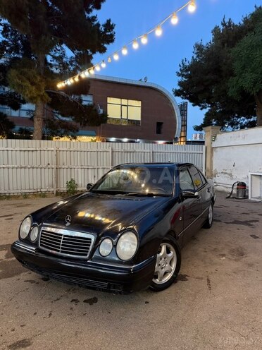 Mercedes E 240-6