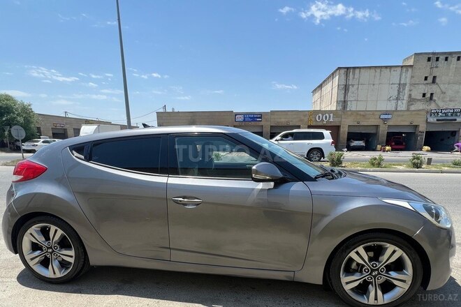 Hyundai Veloster-3