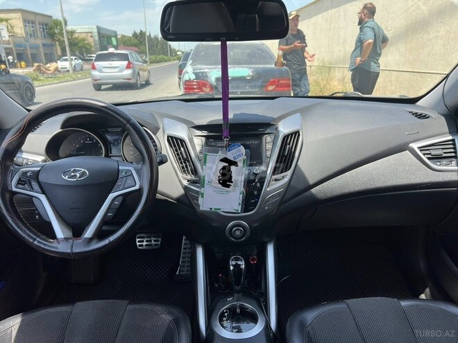 Hyundai Veloster-6
