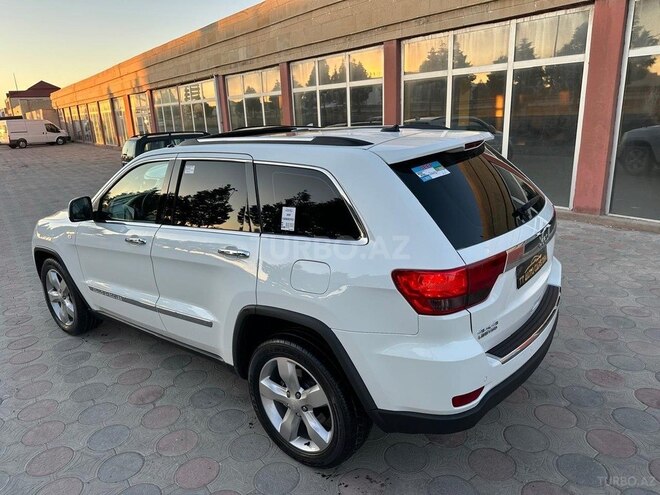 Jeep Grand Cherokee-12