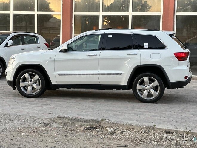 Jeep Grand Cherokee-13