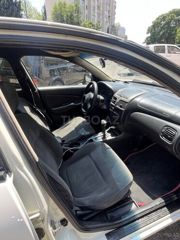 Nissan Sunny-6