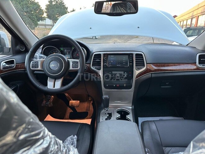 Jeep Grand Cherokee-16