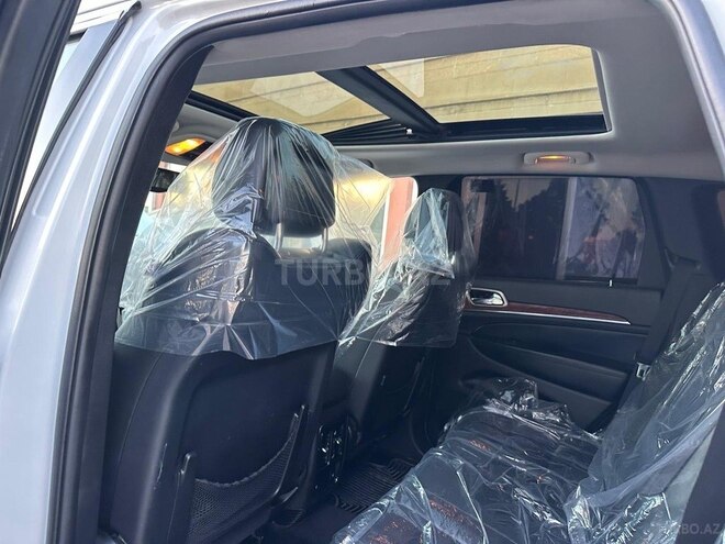 Jeep Grand Cherokee-17