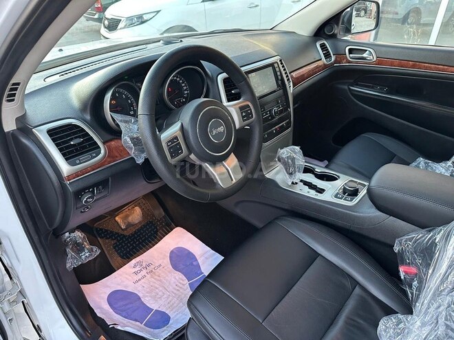Jeep Grand Cherokee-26