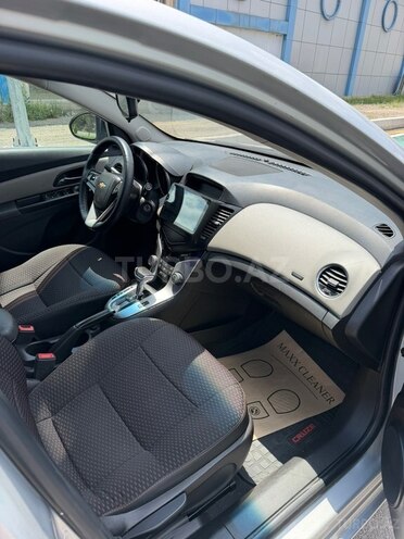 Chevrolet Cruze-10