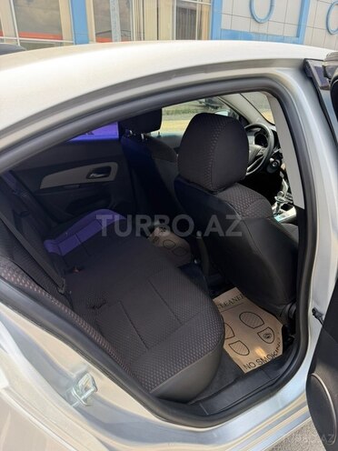 Chevrolet Cruze-9