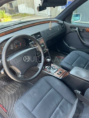 Mercedes C 240-6