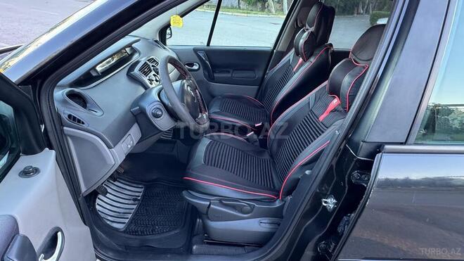 Renault Scenic-16