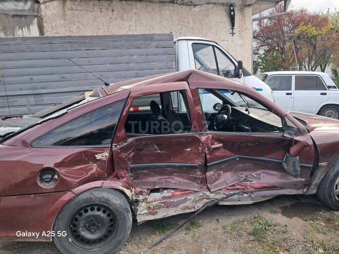 Opel Vectra-3