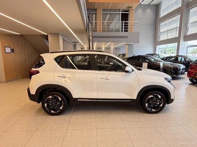 Kia Sonet-4