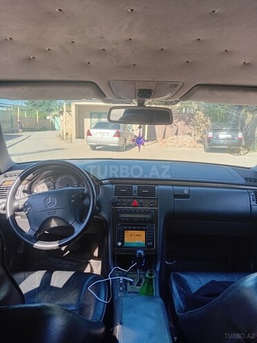 Mercedes E 320-2