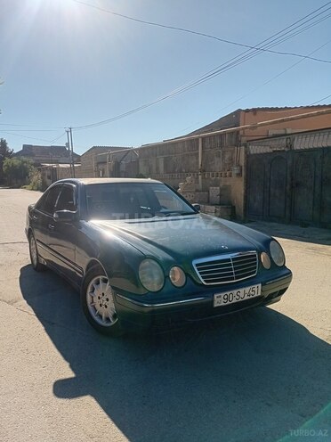 Mercedes E 320-1