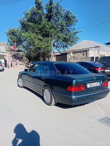 Mercedes E 320-3