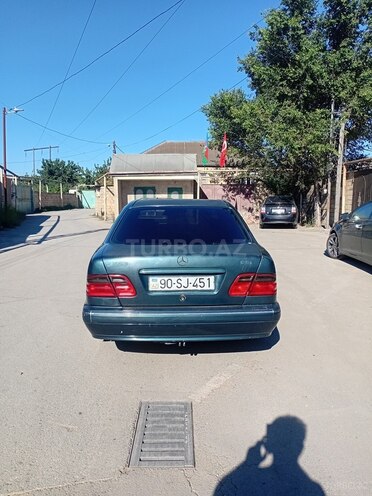 Mercedes E 320-5
