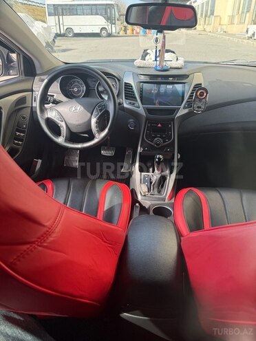 Hyundai Elantra-7