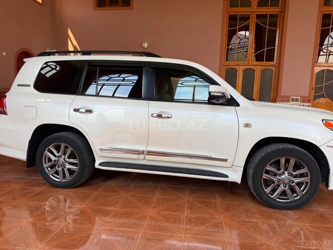 Toyota Land Cruiser-5