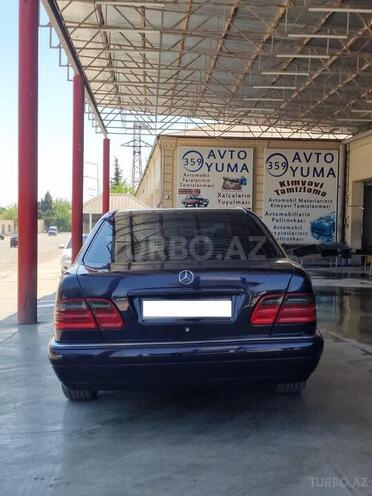 Mercedes E 240-7
