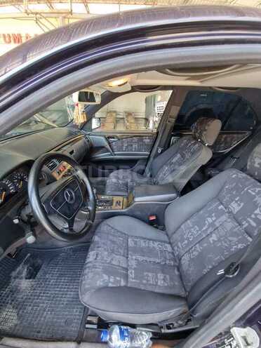 Mercedes E 240-9