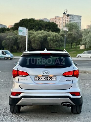 Hyundai Santa Fe-12