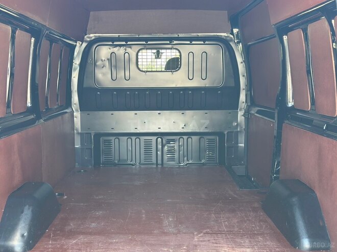 Ford Transit-9