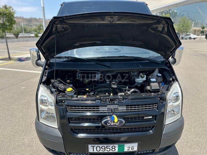 Ford Transit-21