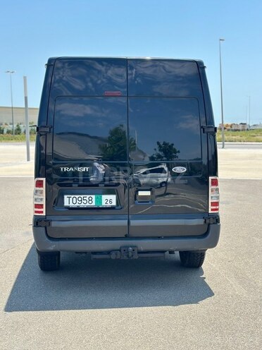 Ford Transit-6