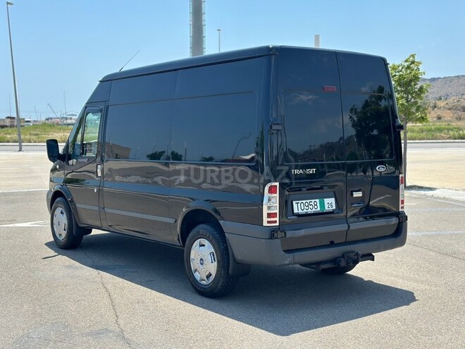 Ford Transit-5