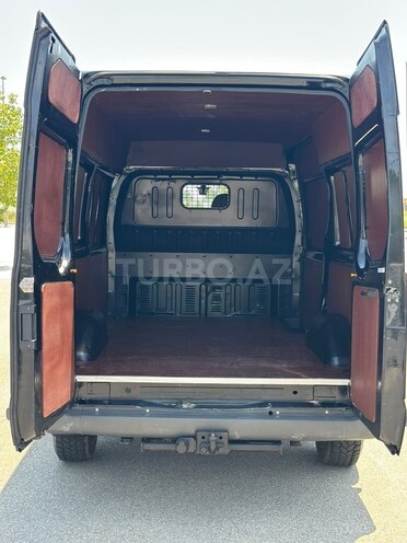 Ford Transit-8