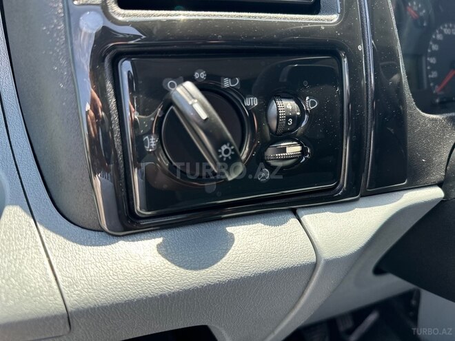 Ford Transit-18