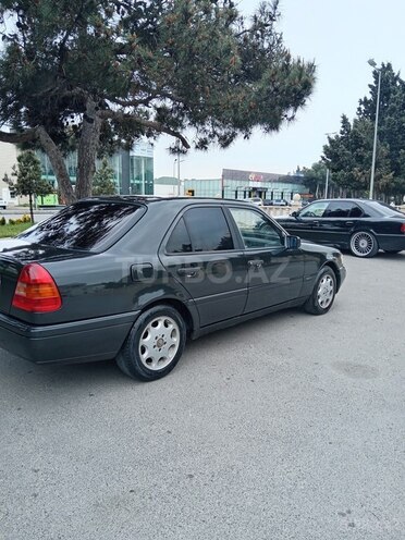 Mercedes C 220-2