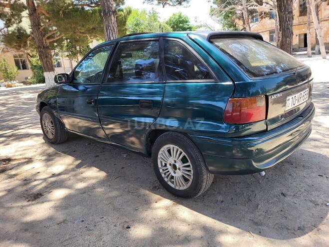Opel Astra-10