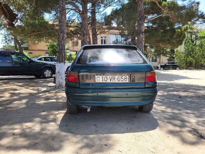 Opel Astra-12