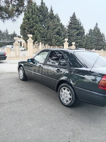 Mercedes C 220-11