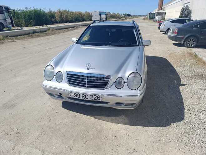 Mercedes E 240-1