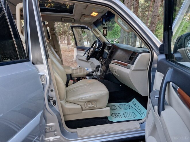 Mitsubishi Pajero-14