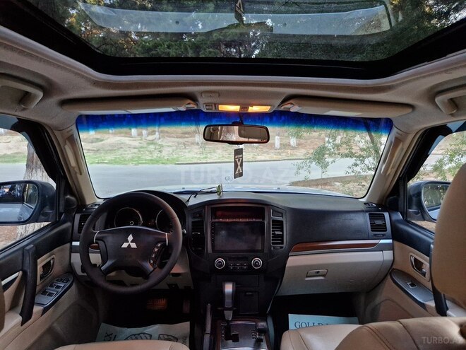 Mitsubishi Pajero-10