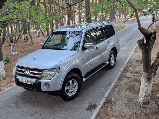 Mitsubishi Pajero-1