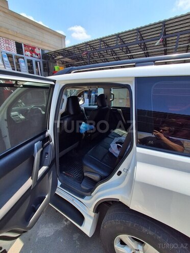 Toyota Land Cruiser-8