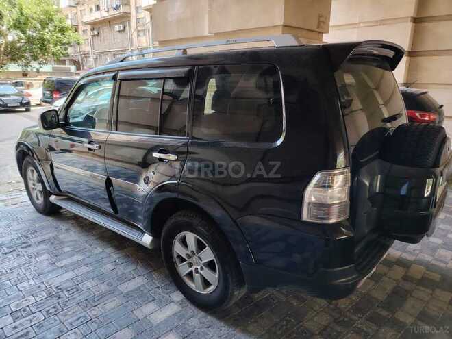 Mitsubishi Pajero-4