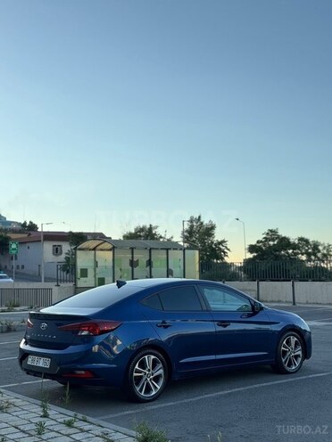 Hyundai Elantra-7