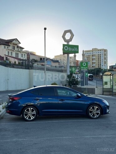 Hyundai Elantra-6